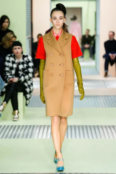 Look 5